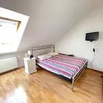 Nice House, 5 Rooms, Garden, Free Parking, Smarttv